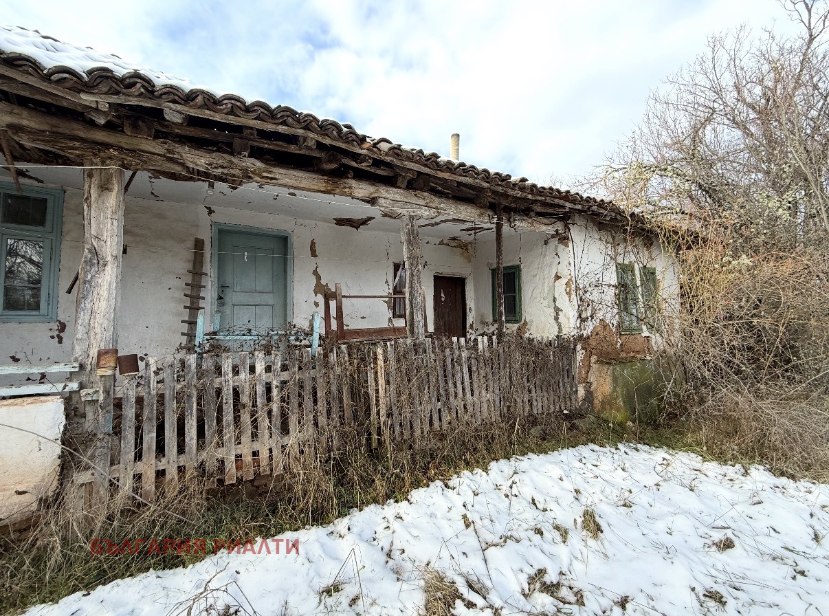 Продава КЪЩА, с. Лобош, област Перник, снимка 3 - Къщи - 55345397