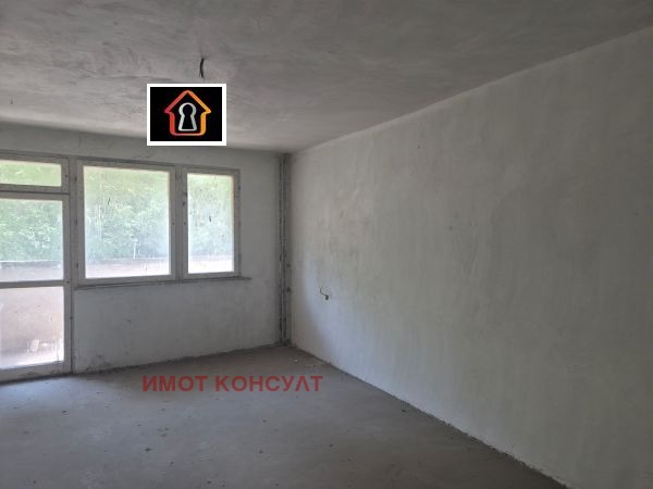 Продава МНОГОСТАЕН, гр. Враца, Център, снимка 2 - Апартаменти - 54864313