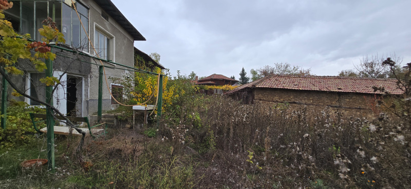 Продава КЪЩА, с. Балван, област Велико Търново, снимка 2 - Къщи - 52331494