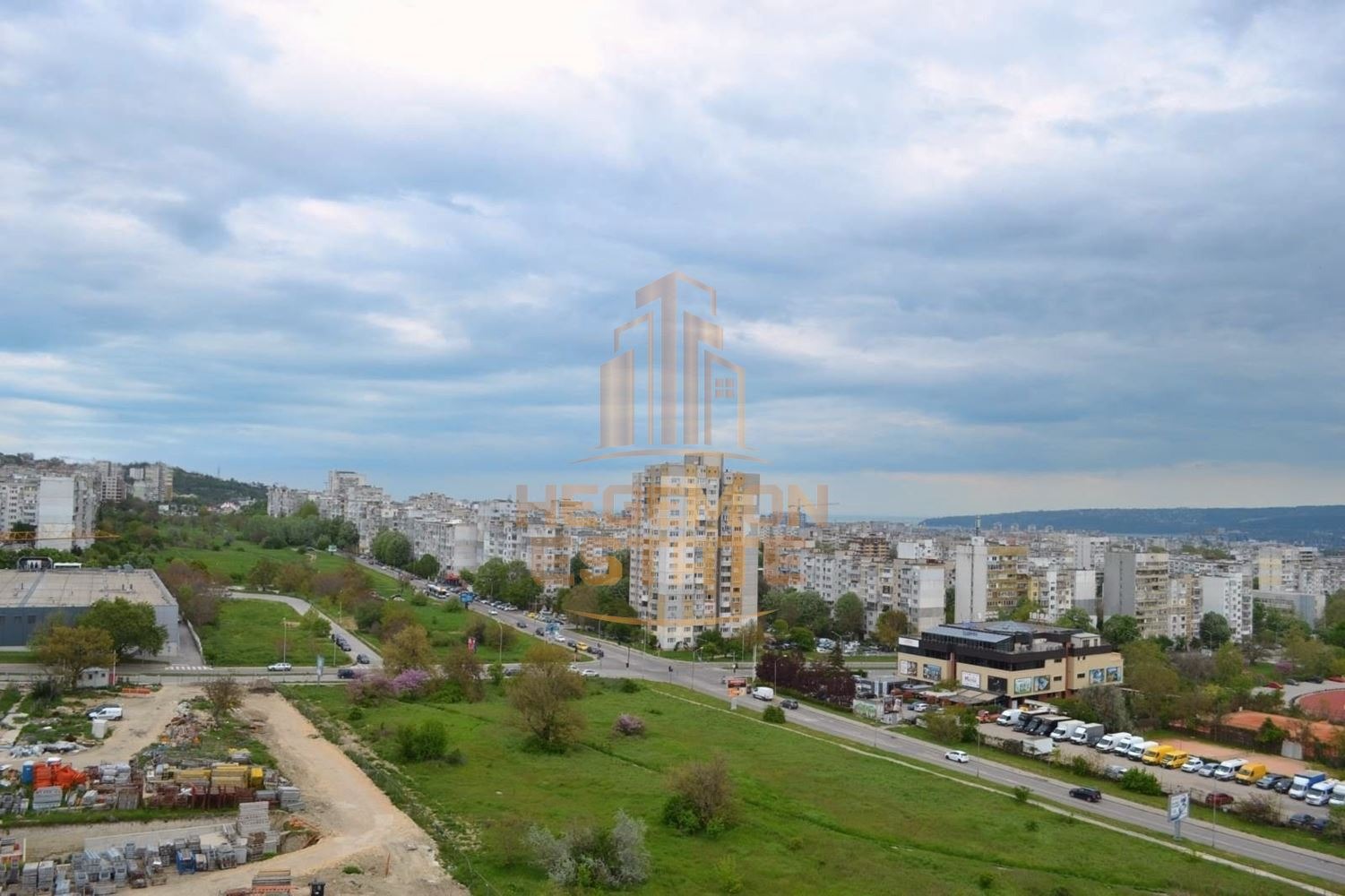 Продава 3-СТАЕН, гр. Варна, Възраждане 1