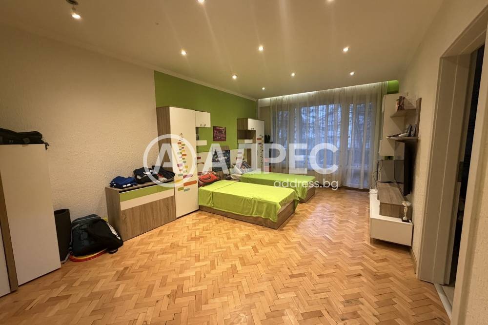 Продава МНОГОСТАЕН, гр. София, Люлин 4