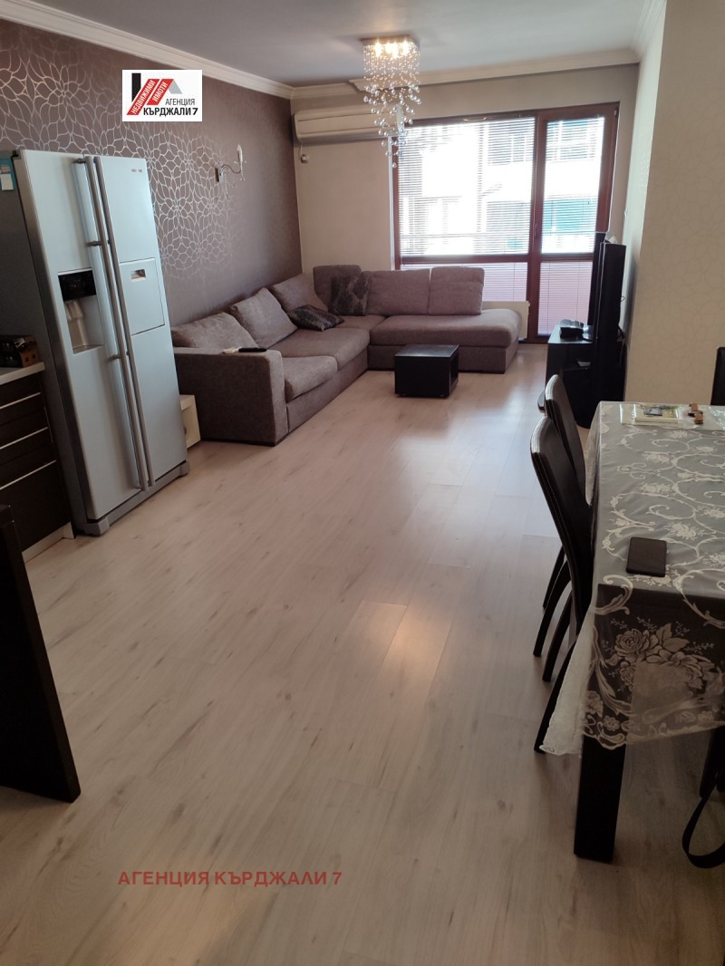 À venda  2 quartos Kardjali , Centar , 98 m² | 97506804 - imagem [2]