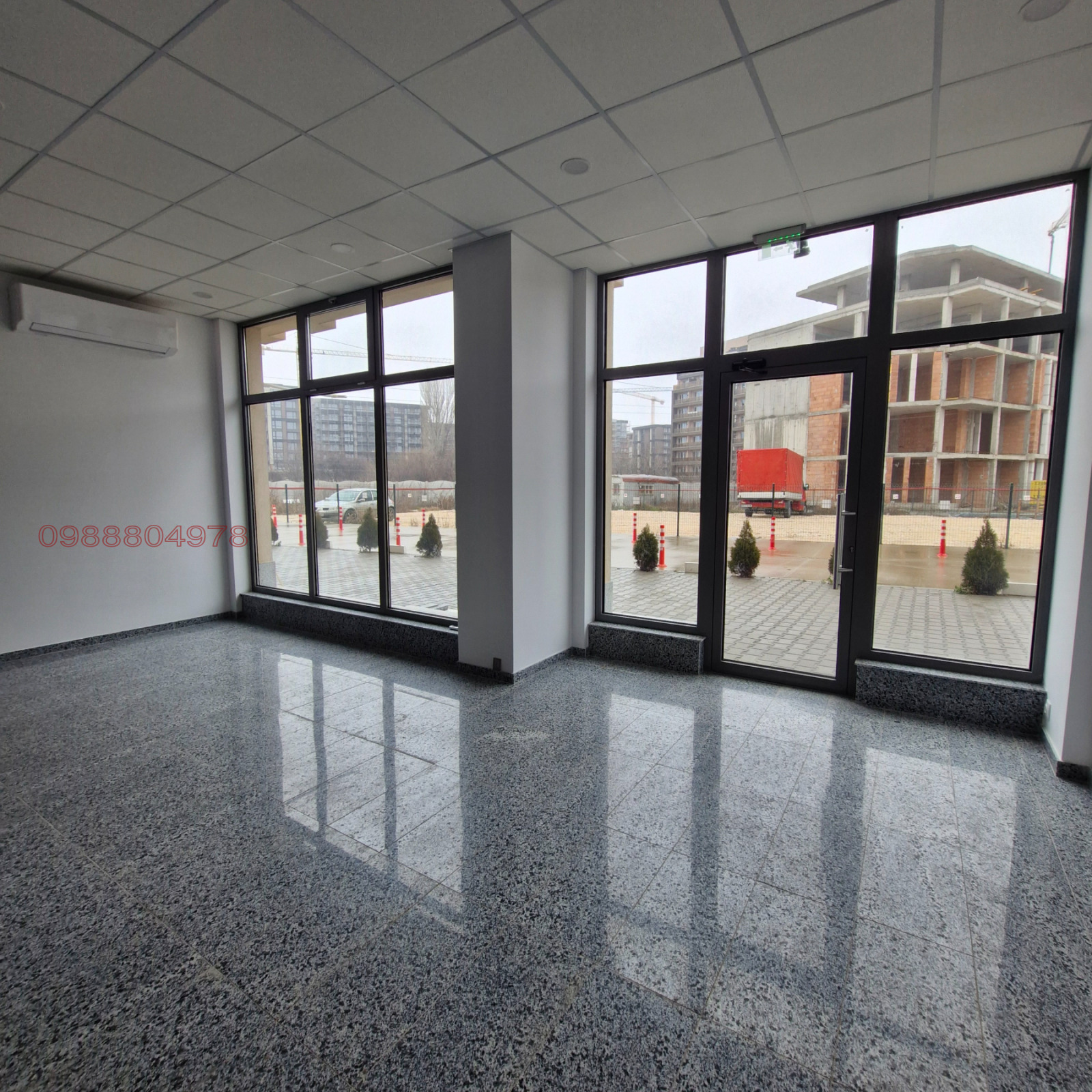 Продава МАГАЗИН, гр. Пловдив, Христо Смирненски, снимка 2 - Магазини - 53887448