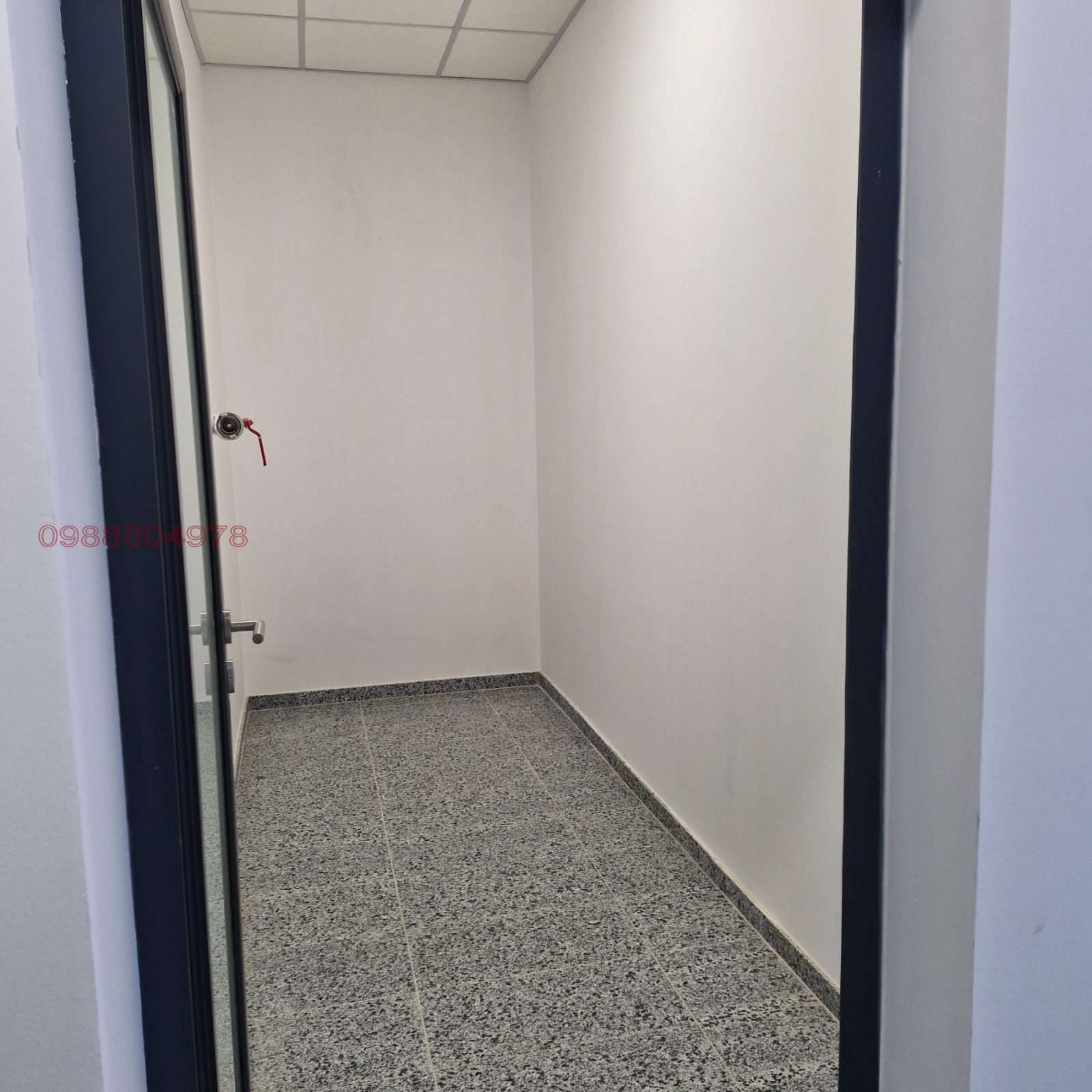 Продава МАГАЗИН, гр. Пловдив, Христо Смирненски, снимка 8 - Магазини - 53887448