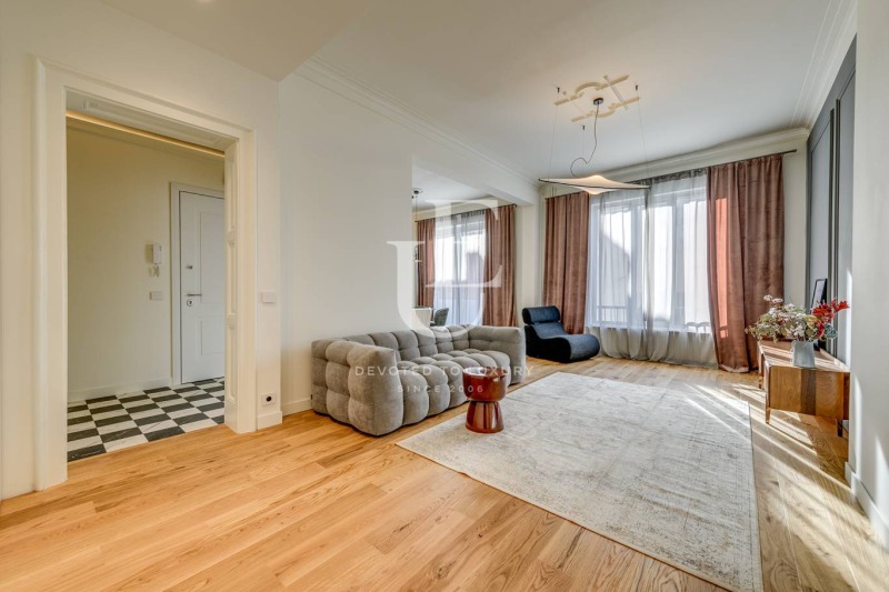 Продава  3-стаен, град София, Център •  540 000 EUR • ID 65939843 — holmes.bg - [1] 