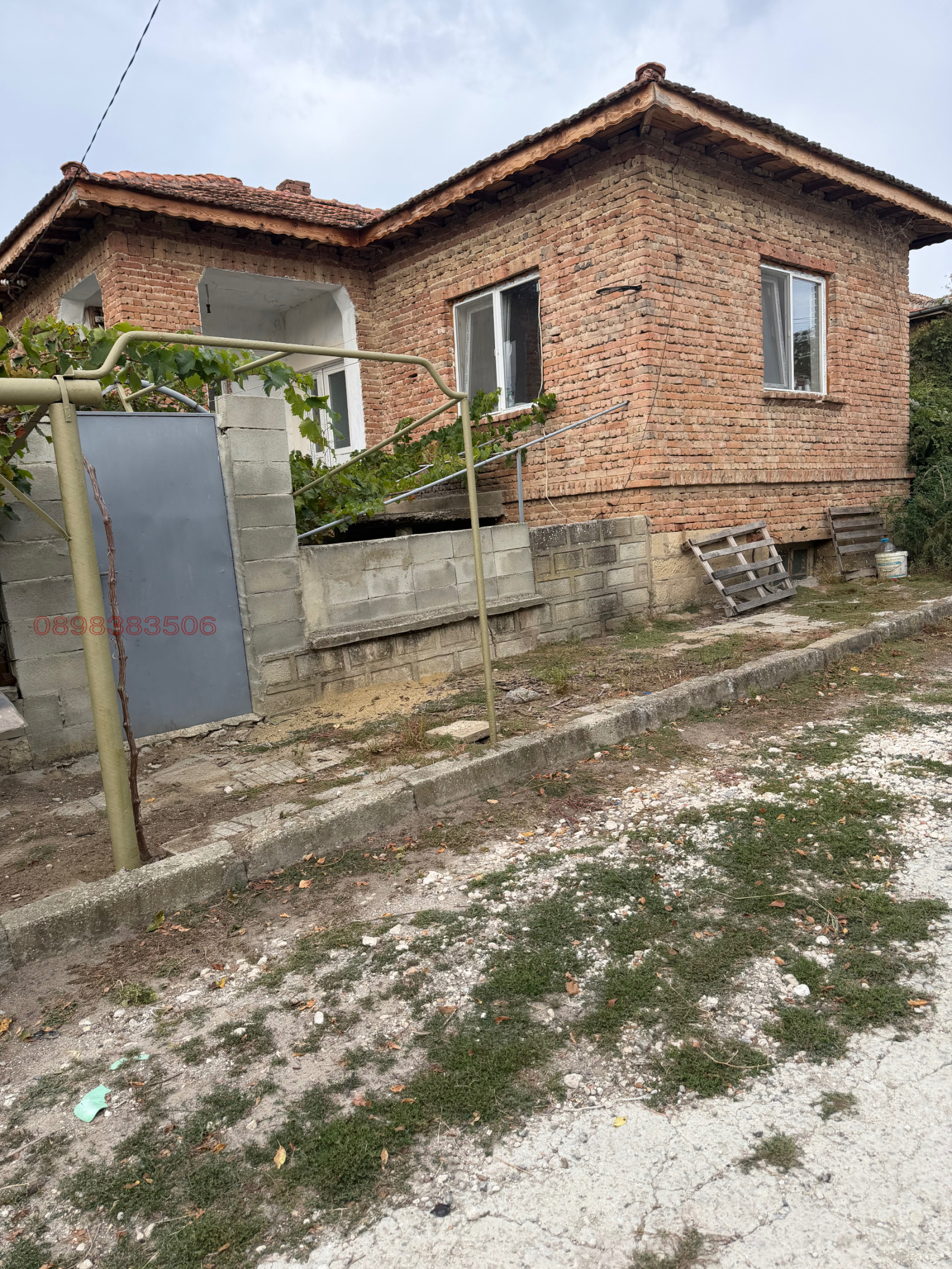 Продава КЪЩА, с. Боряна, област Варна