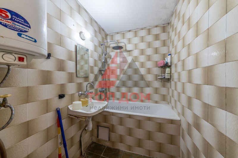 Продава  3-стаен град Варна , Възраждане 2 , 92 кв.м | 63787877 - изображение [13]