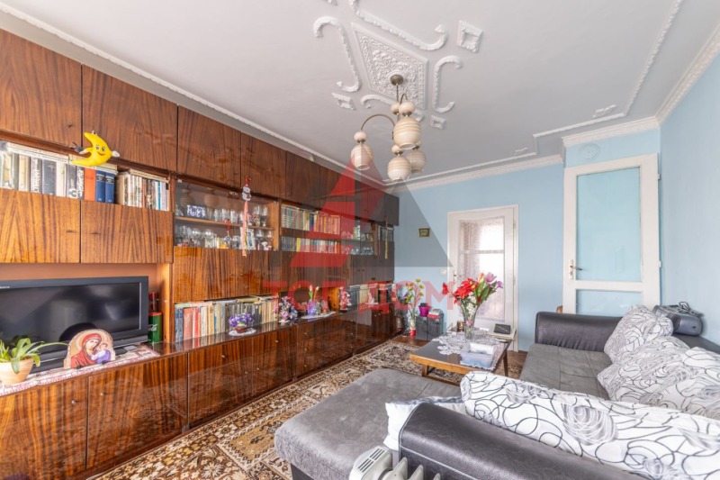 Продава  3-стаен град Варна , Възраждане 2 , 92 кв.м | 63787877 - изображение [2]