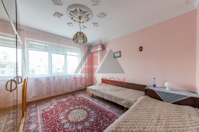Продава  3-стаен град Варна , Възраждане 2 , 92 кв.м | 63787877 - изображение [9]
