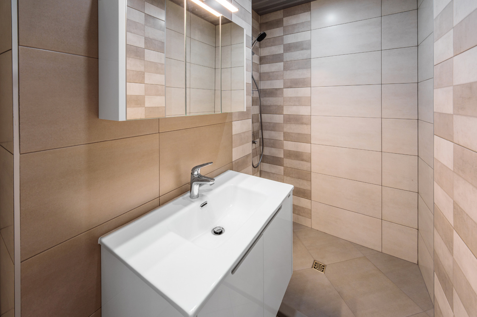 Продава 3-СТАЕН, гр. Плевен, Сторгозия, снимка 12 - Апартаменти - 56204091
