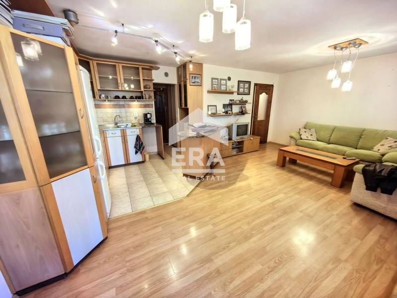 Продава 3-СТАЕН, гр. Велико Търново, Център, снимка 3 - Апартаменти - 55031629