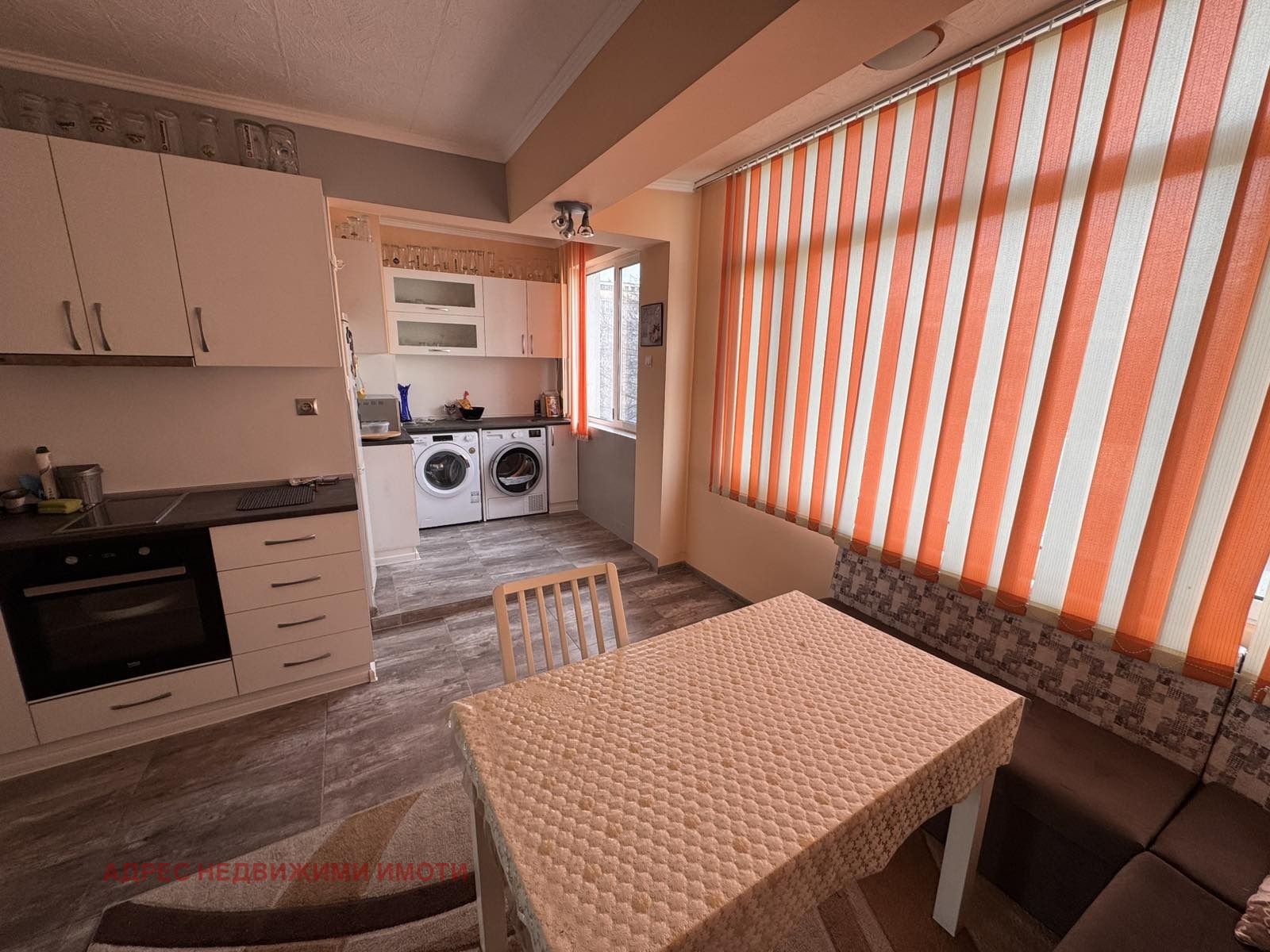 Продава 3-СТАЕН, гр. Стара Загора, Център, снимка 2 - Апартаменти - 54746718