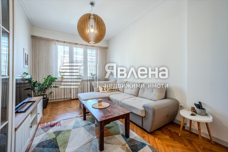 Продава 3-СТАЕН, гр. София, Център, снимка 2 - Апартаменти - 56123515