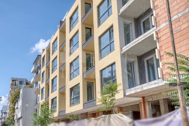 Продава  4-стаен, град София, Център •  353 226 € • ID 49527483 — holmes.bg - [1] 