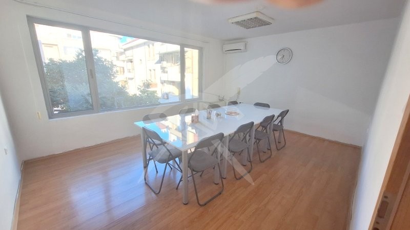 À venda  Escritório Burgas , Centar , 56 m² | 29928884