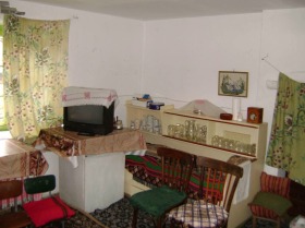 Продажба на имоти в с. Момина църква, област Бургас - изображение 7 