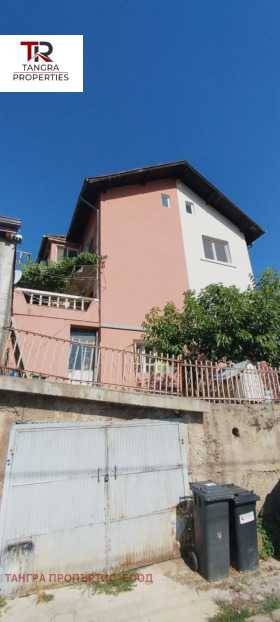 Piano della casa Varosh, Pernik 2