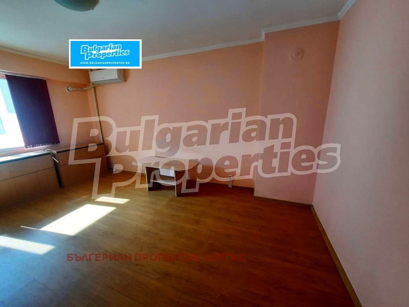 Продава 2-СТАЕН, гр. Бургас, Славейков, снимка 2 - Апартаменти - 52166589