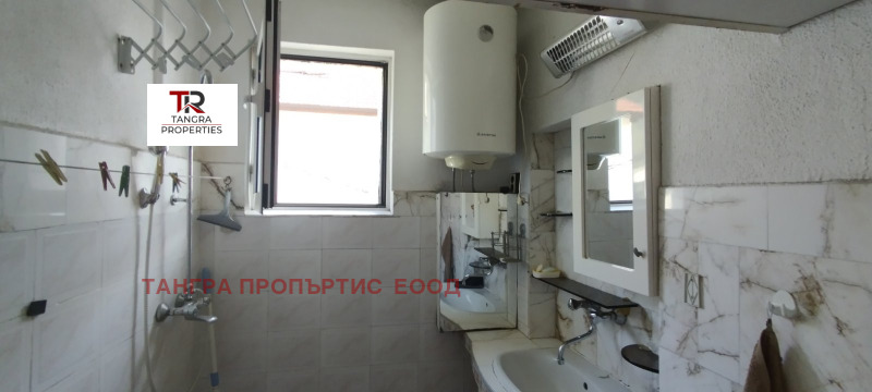 Продава  Етаж от къща град Перник , Варош , 80 кв.м | 49034602 - изображение [16]