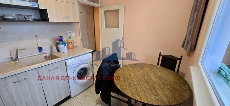 Продава 2-СТАЕН в град Шумен, Боян Българанов 2 - 50 кв.м / 82 000 € » 160 378.06 лв., ДАНАЯ ДМ-КОНСУЛТ ЕООД
