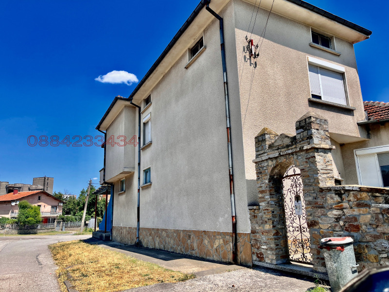 Продава КЪЩА в област Стара Загора, гр. Гълъбово - 273 кв.м / 85 000 € » 166 245.55 лв.