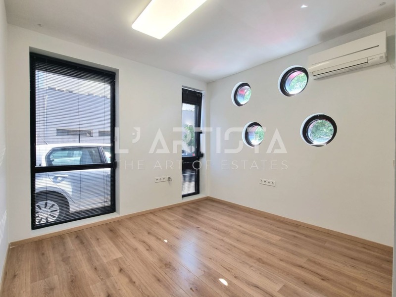 Na sprzedaż  Biuro Sofia , Krastowa wada , 27 mkw | 85453901