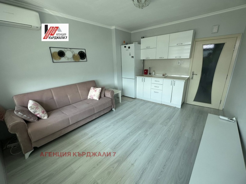 Продава 3-СТАЕН в град Кърджали, Веселчане - 65 кв.м / 105 000 € » 205 362.15 лв., АГЕНЦИЯ КЪРДЖАЛИ 7