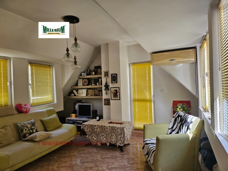 En venta  2 dormitorios Plovdiv , Mladezhki Jalm , 165 metros cuadrados | 77550946 - imagen [2]