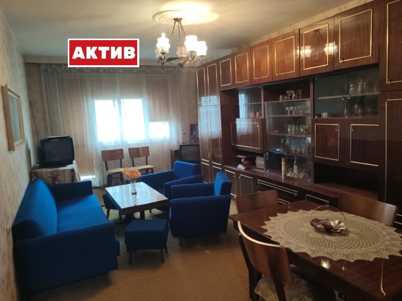 Продава 4-СТАЕН, гр. Търговище, Център, снимка 4 - Aпартаменти - 48801516