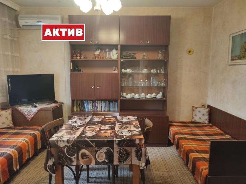 Продава 4-СТАЕН, гр. Търговище, Център, снимка 3 - Aпартаменти - 48801516