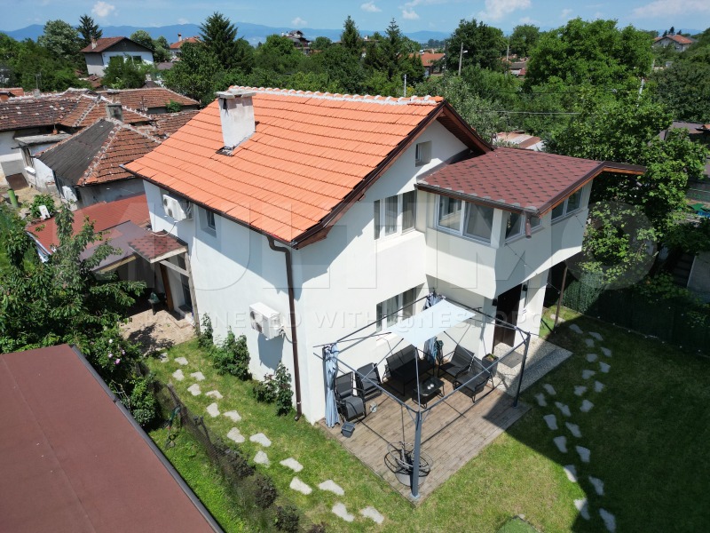 Продава КЪЩА, гр. София, област София-град, снимка 2 - Къщи - 52811714