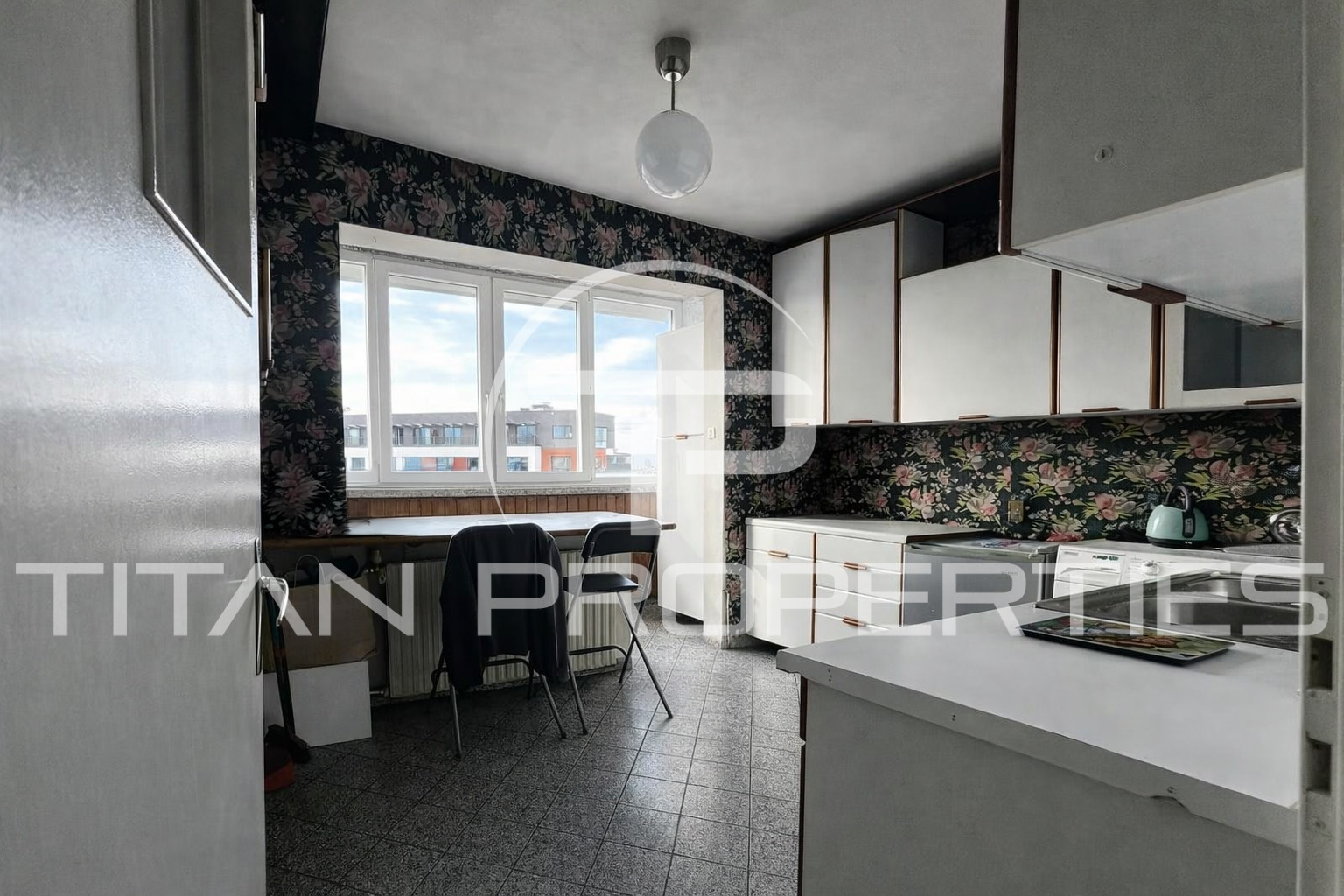 Продава 3-СТАЕН, гр. София, Център, снимка 2 - Апартаменти - 54228786