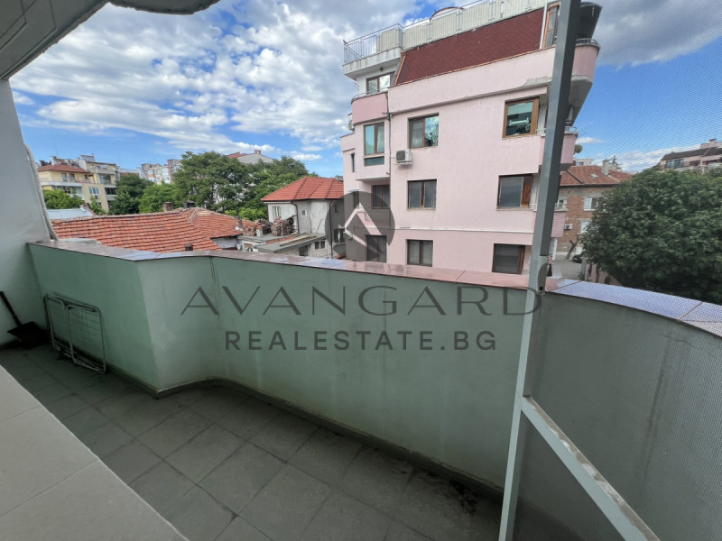Til salgs  2 soverom Plovdiv , Karsjijaka , 74 kvm | 97796939 - bilde [11]