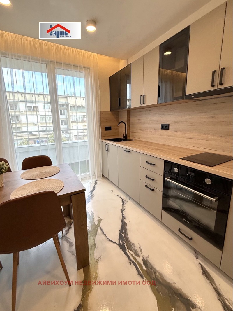 Myytävänä  2 makuuhuonetta Pleven , Idealen tsentar , 76 neliömetriä | 94019035