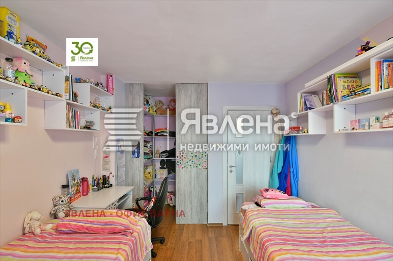 Продава МНОГОСТАЕН, град Варна, ВИНС-Червен площад • 279000 € / 545676.57 лв. • 24615368 1