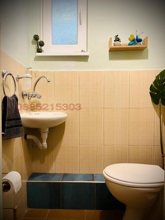 Продава ЕТАЖ ОТ КЪЩА, гр. Велико Търново, Стара част, снимка 17 - Етаж от къща - 52997813