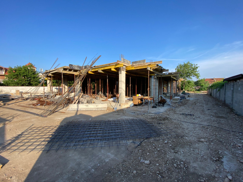 Продава  2-стаен град София , Враждебна , 77 кв.м | 25870562