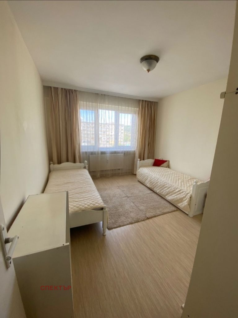 Продава 3-СТАЕН, гр. Перник, Изток