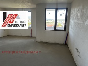 Продава 3-стаен област Кърджали гр. Момчилград - [1] 