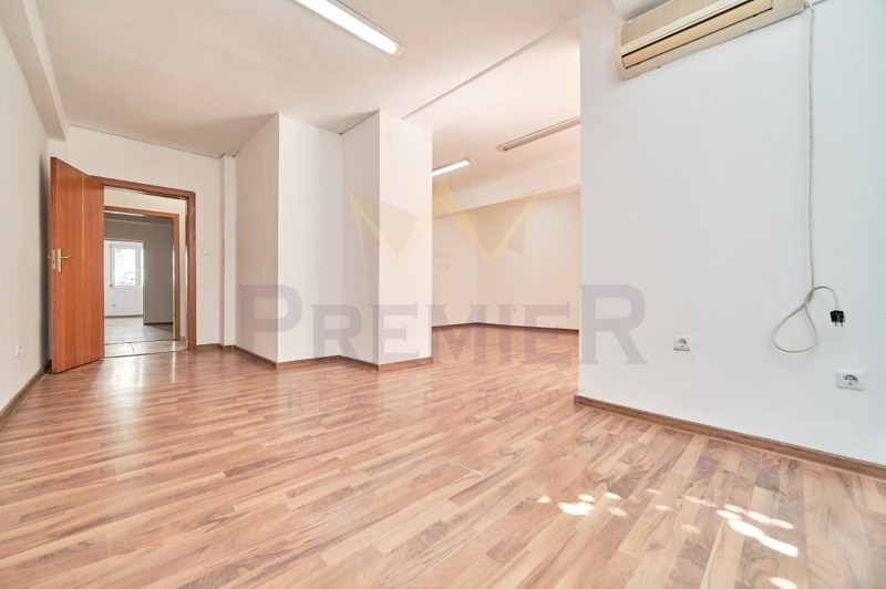 Na sprzedaż  3 sypialnie Warna , Ljatno kino Trakija , 154 mkw | 55624885 - obraz [2]
