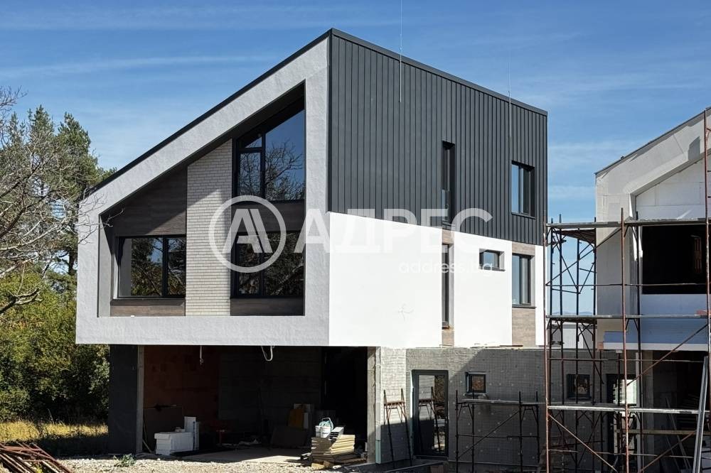 Продава  Къща град София , Суходол , 320 кв.м | 30186619
