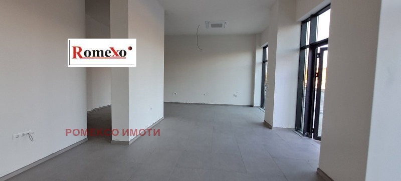 Eladó  Üzlet Plovdiv , Centar , 115 négyzetméter | 41356020