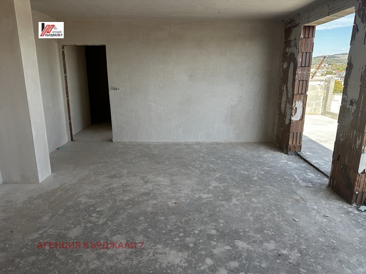 Продава 2-СТАЕН, гр. Кърджали, Център, снимка 2 - Апартаменти - 55610650