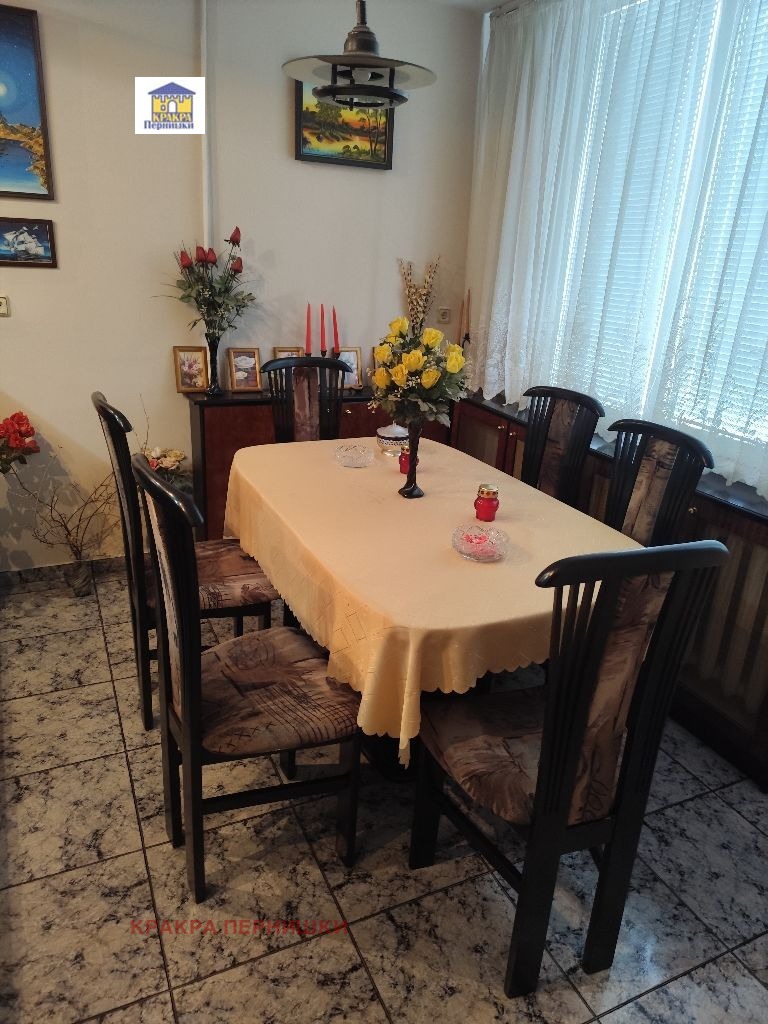 Satılık  1 yatak odası Pernik , Iztok , 65 metrekare | 74189667