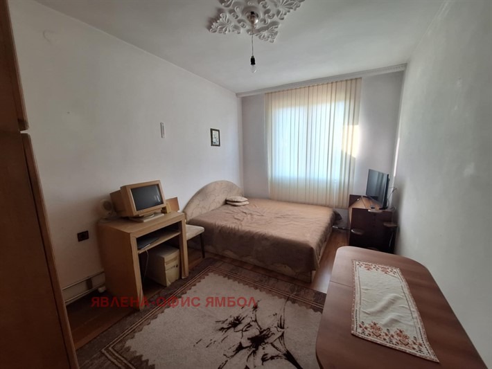 Продава 2-СТАЕН, гр. Ямбол, Център, снимка 2 - Апартаменти - 52835292