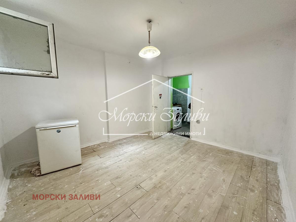Продава 1-СТАЕН, гр. Бургас, Център, снимка 2 - Апартаменти - 54497844