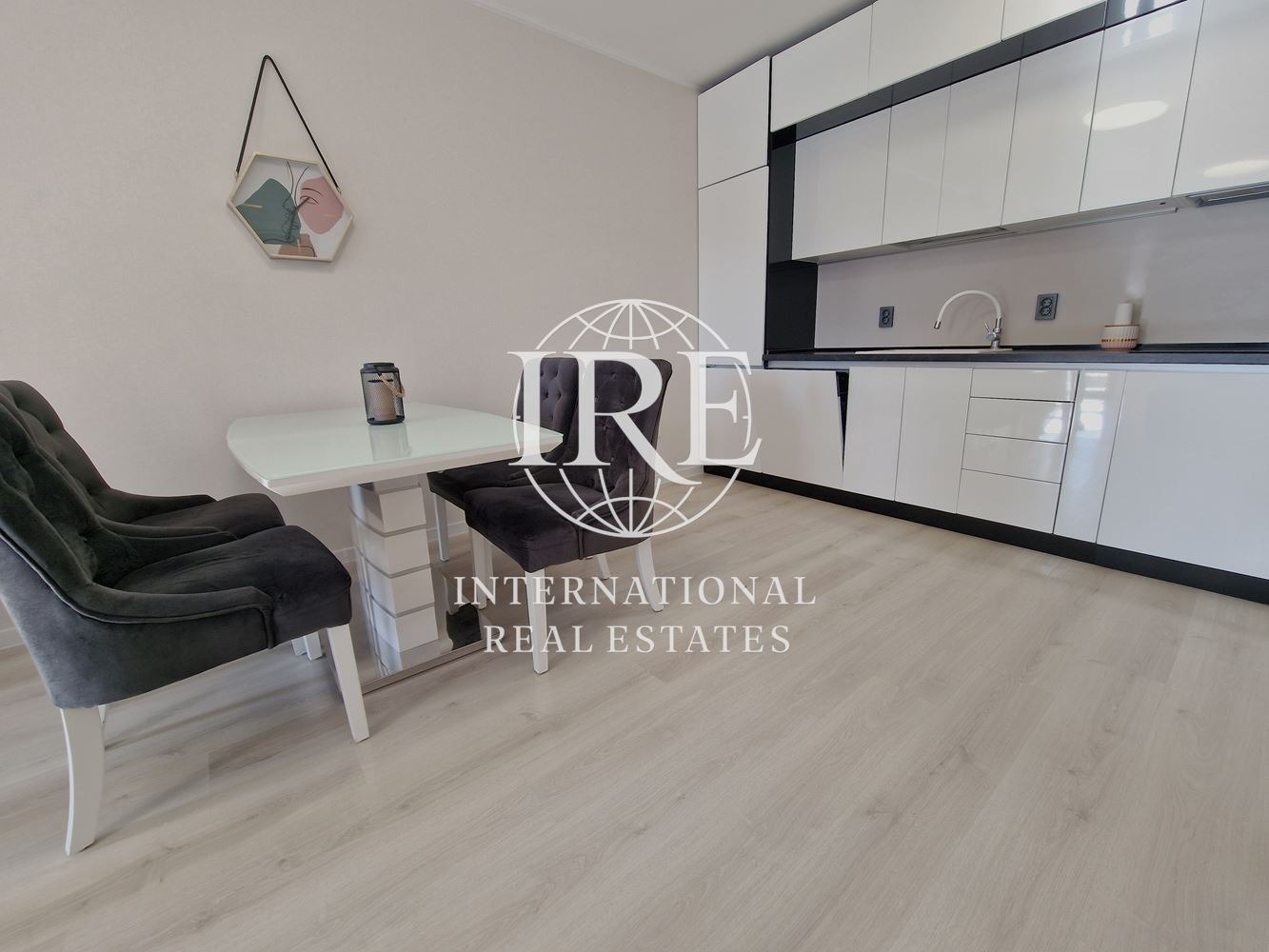 Продава 3-СТАЕН, гр. Балчик, област Добрич, снимка 4 - Апартаменти - 55129821