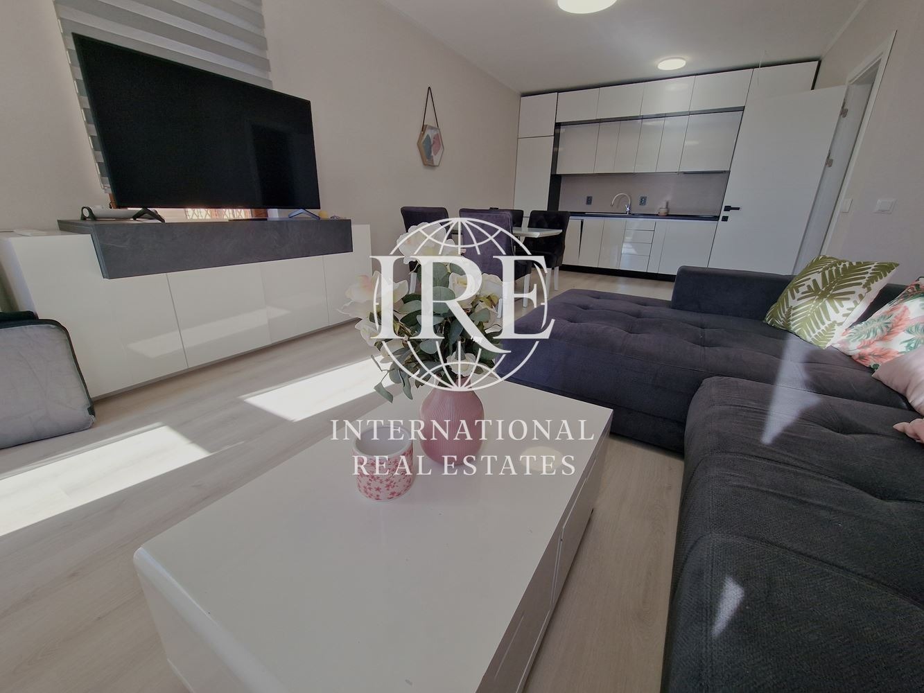 Продава 3-СТАЕН, гр. Балчик, област Добрич, снимка 2 - Апартаменти - 55129821