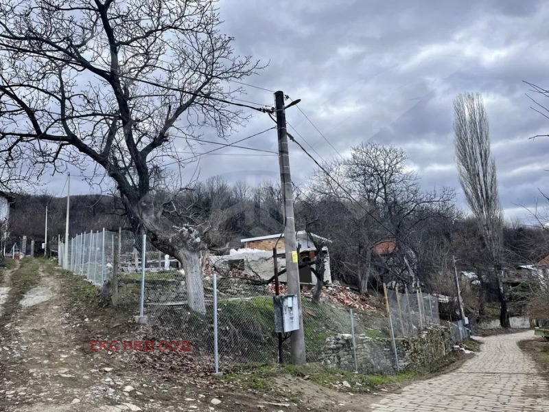 Продава ПАРЦЕЛ в област Пловдив, с. Извор - 547 кв.м / 41 500 € » 81 166.95 лв., ЕКС НВД ПЛОВДИВ ООД