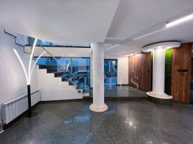 ОФИС, 303 m2